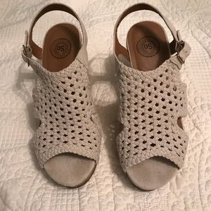 Beige Wedges size 7